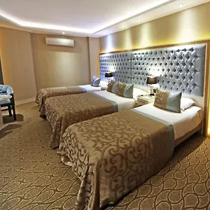 Hotel The Parma Downtown